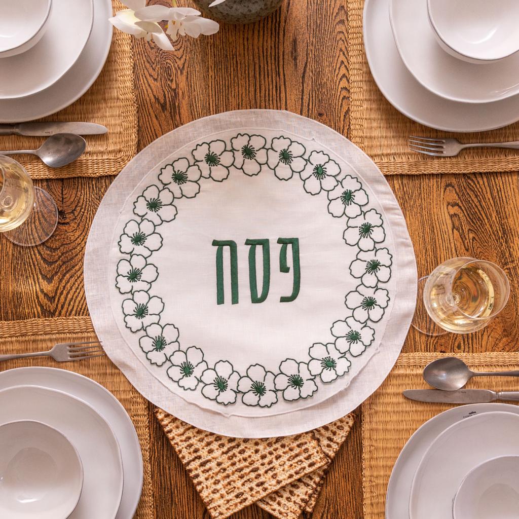 Linen Flower Seder Set